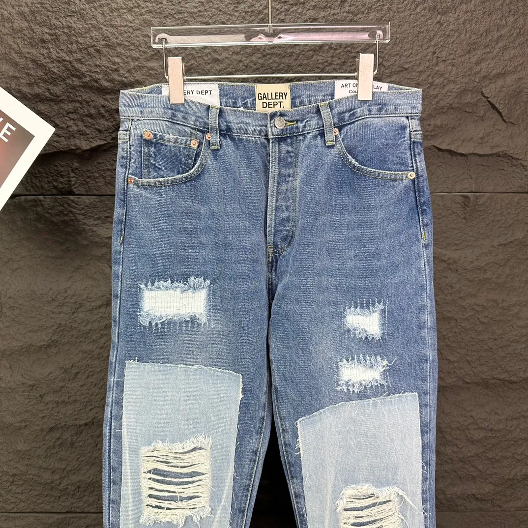 P310 GALLERY DEPT. 2025 new heavy-duty ripped patch washed jeans 🔥High version🔥High version🔥Top ceiling quality Styles with different washed textures are very friendly to people with thin legs and thick legs. The straight version is very flattering to the leg shape. Moderate length that never goes out of style, easy to match with casually, basic styling for various styles, a must-have in the wardrobe! The fabric is stiff but also makes the upper body soft without losing texture. The washing process is even more perfect. It is a must-have item for everyone! ! ! Washed wheat, tag, pants label, three labels complete Color: washed blue Size: 30, 31, 32, 33
